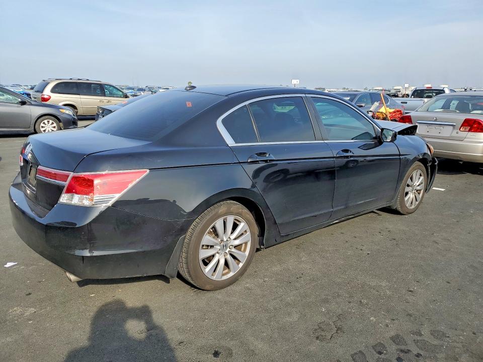 Photo 3 from auction – 2011 HONDA ACCORD EXL with VIN 1HGCP2F84BA016542