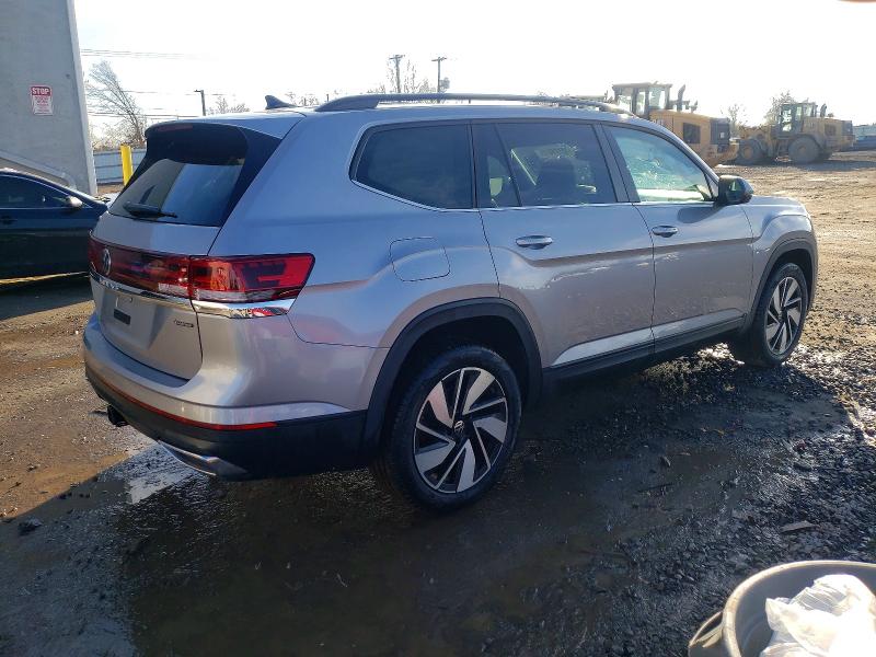Photo 3 from auction – 2024 VOLKSWAGEN ATLAS with VIN 1V2KR2CA1RC502167