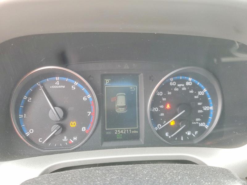 Photo 9 from auction – 2018 TOYOTA RAV4 LE with VIN 2T3BFREV1JW858185