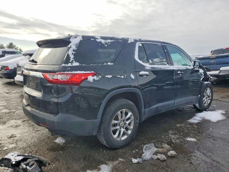Photo 3 from auction – 2018 CHEVROLET TRAVERSE L with VIN 1GNERFKW4JJ161597