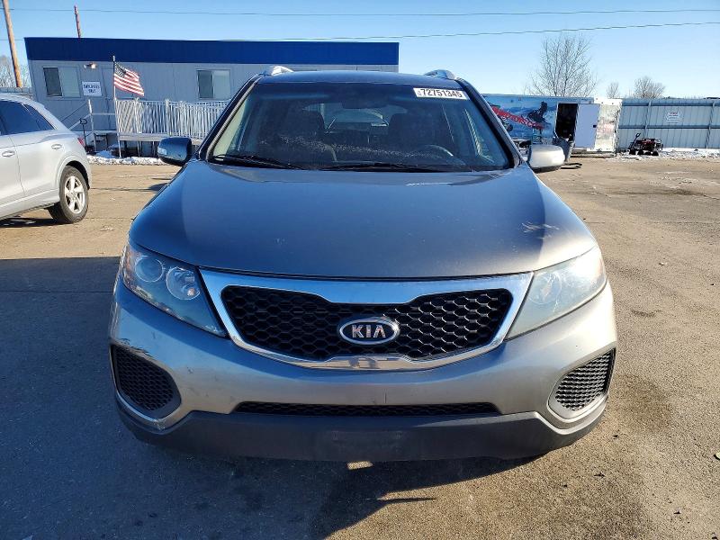 Photo 5 from auction – 2013 KIA SORENTO LX with VIN 5XYKTDA27DG367968