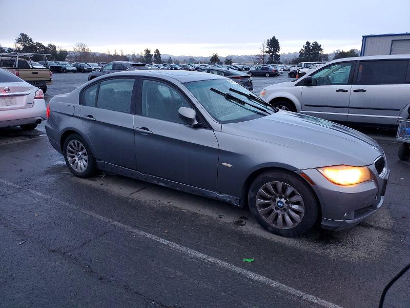 Photo 4 from auction – 2009 BMW 328 with VIN WBAPH73539A175094