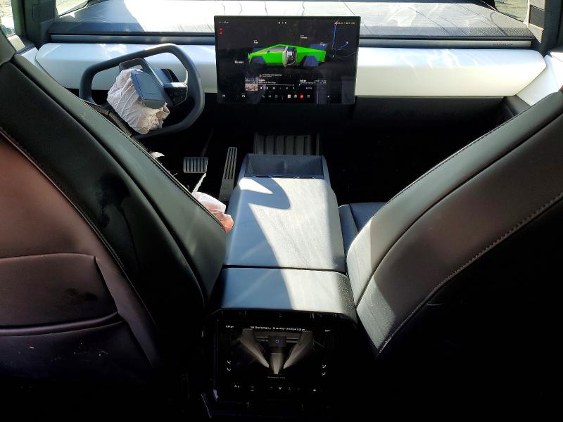 Photo 8 from auction – 2024 TESLA CYBERTRUCK with VIN 7G2CEHED6RA014373