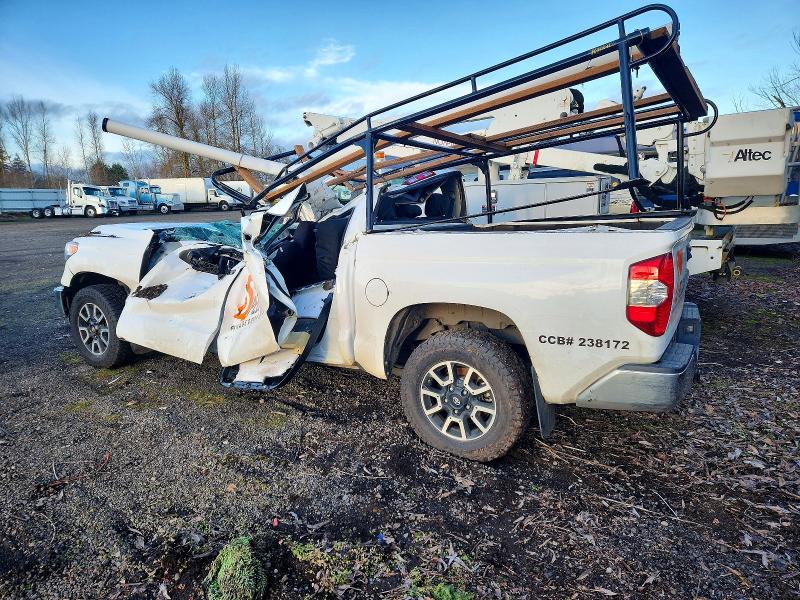 Photo 2 from auction – 2017 TOYOTA TUNDRA with VIN 5TFDY5F12HX613103