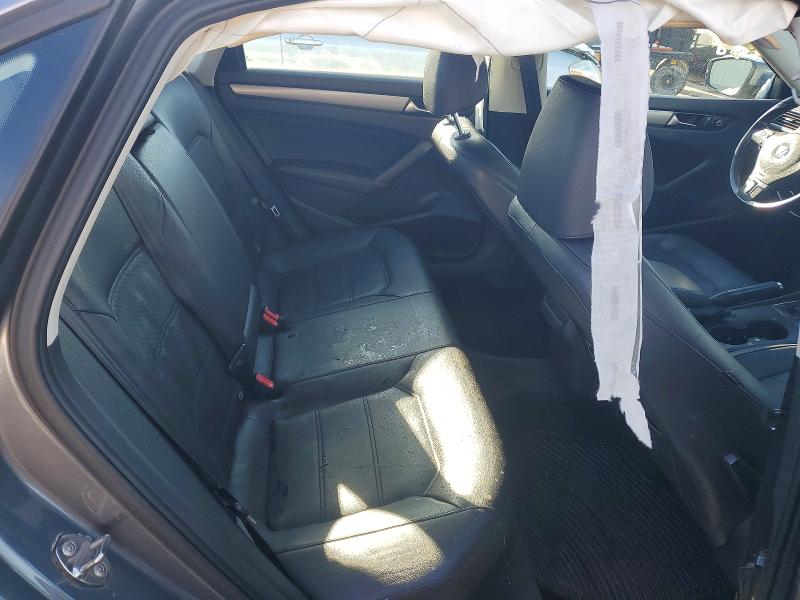 Photo 10 from auction – 2015 VOLKSWAGEN PASSAT S with VIN 1VWAT7A3XFC034965