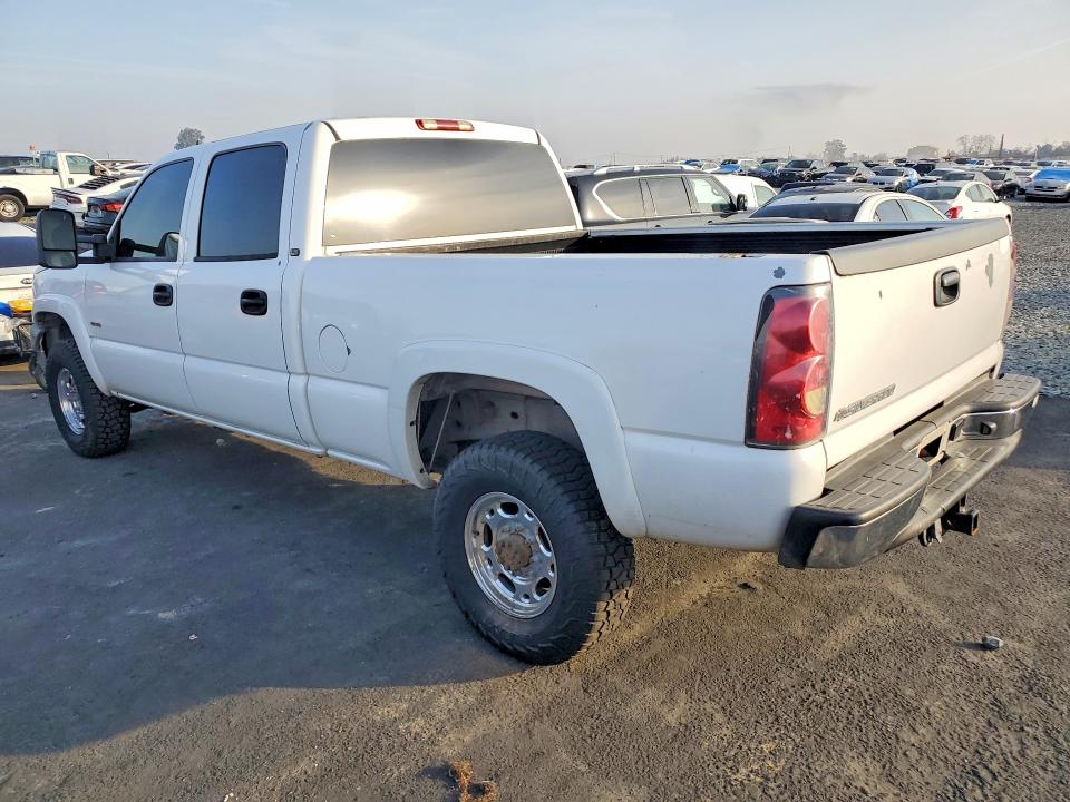 Photo 2 from auction – 2006 CHEVROLET SILVERADO with VIN 1GCHK23286F111987