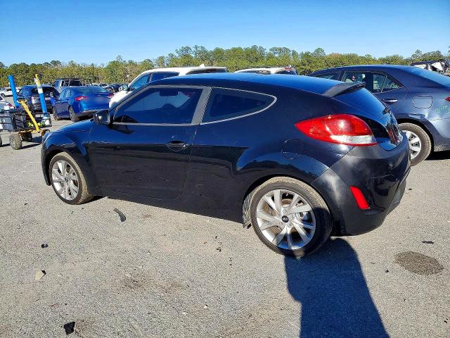 Photo 2 from auction – 2017 HYUNDAI VELOSTER with VIN KMHTC6AD5HU309293