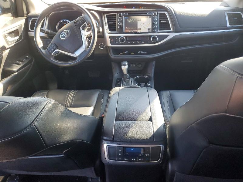Photo 8 from auction – 2018 TOYOTA HIGHLANDER with VIN 5TDKZRFH0JS528846