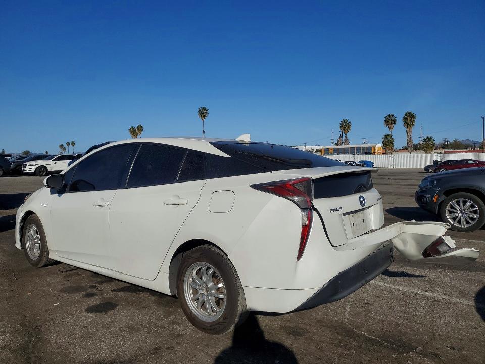 Photo 2 from auction – 2016 TOYOTA PRIUS with VIN JTDKBRFU2G3000477