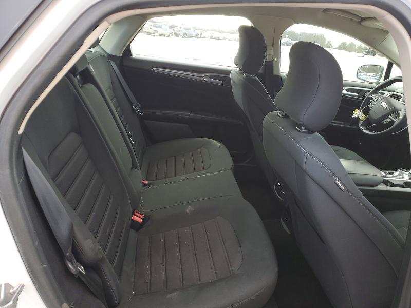 Photo 10 from auction – 2019 FORD FUSION with VIN 3FA6P0LU7KR274728