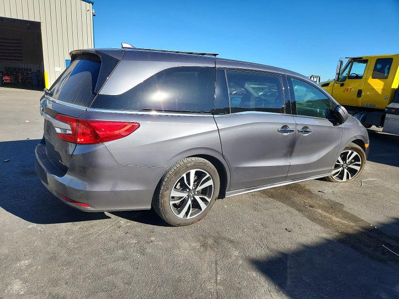 Photo 3 from auction – 2018 HONDA ODYSSEY with VIN 5FNRL6H91JB021902