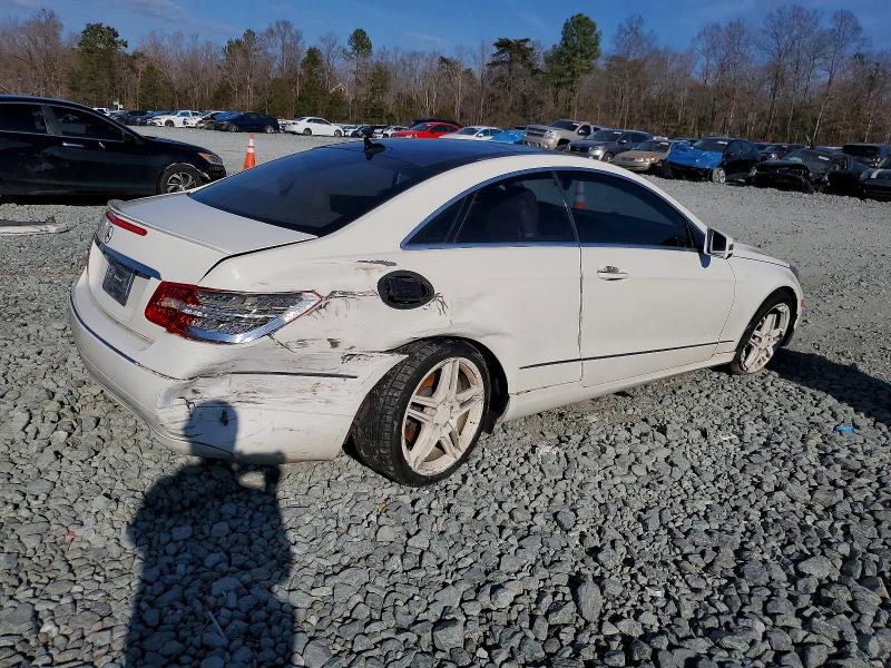 Photo 3 from auction – 2011 MERCEDES-BENZ E 350 with VIN WDDKJ5GB4BF083271