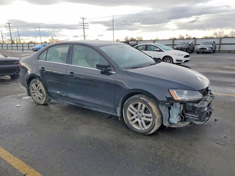 Photo 4 from auction – 2017 VOLKSWAGEN JETTA with VIN 3VW2B7AJ9HM228006