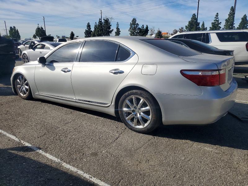 Photo 2 from auction – 2007 LEXUS LS 460L with VIN JTHGL46F875017259
