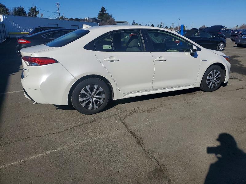Photo 3 from auction – 2020 TOYOTA COROLLA LE with VIN JTDEBRBE1LJ004845