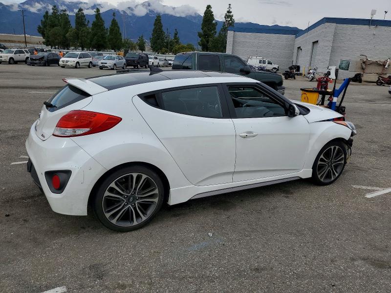 Foto 3 de la subasta – 2016 HYUNDAI VELOSTER con VIN KMHTC6AE3GU271036