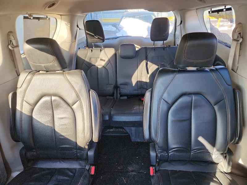 Photo 10 from auction – 2018 CHRYSLER PACIFICA T with VIN 2C4RC1BG9JR214099