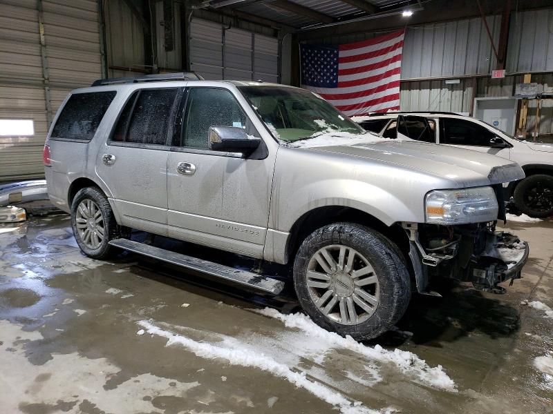 Photo 4 from auction – 2012 LINCOLN NAVIGATOR with VIN 5LMJJ2H52CEL05318
