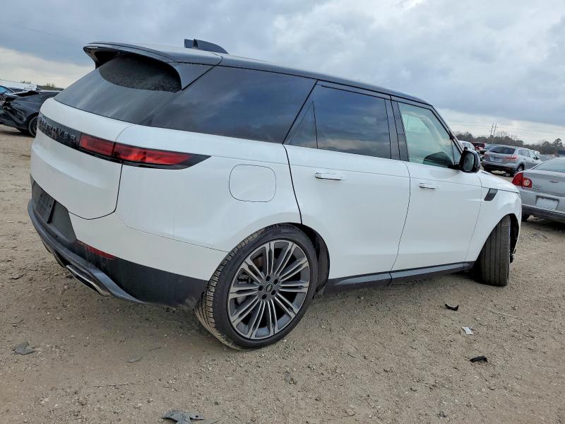 Photo 3 from auction – 2024 LAND ROVER RANGE ROVE with VIN SAL1P9EU7RA165754