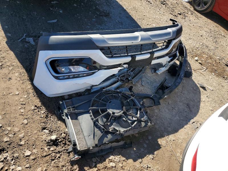 Photo 12 from auction – 2017 HYUNDAI SANTA FE S with VIN 5NMZU3LB5HH047160