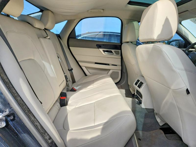 Photo 10 from auction – 2017 JAGUAR XF PREMIUM with VIN SAJBD4BV6HCY29471