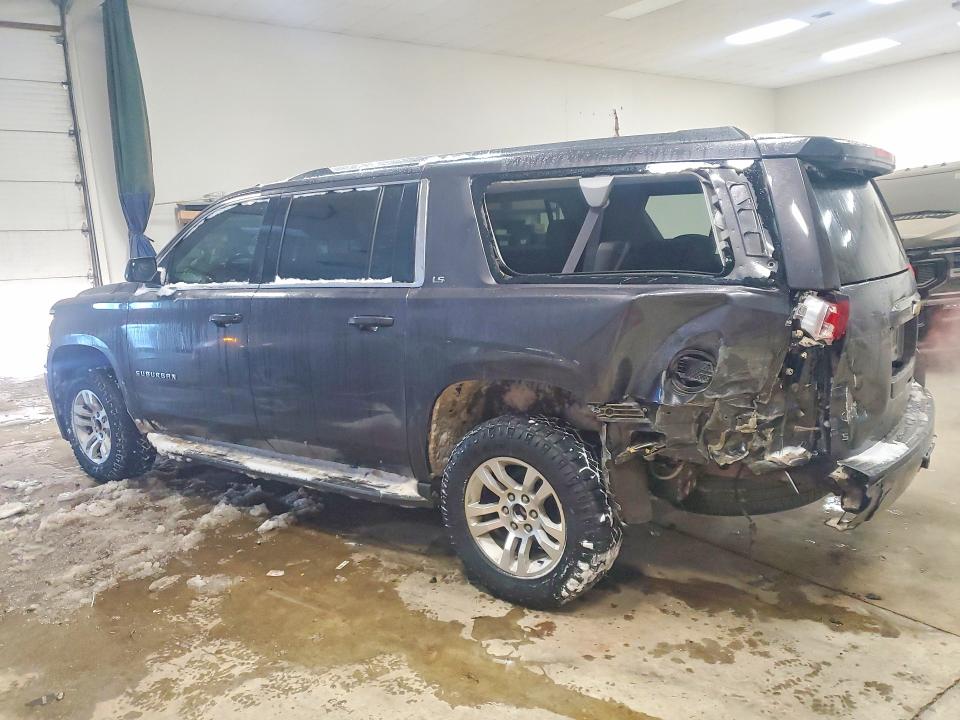 Photo 2 from auction – 2015 CHEVROLET SUBURBAN with VIN 1GNSKHEC7FR258628