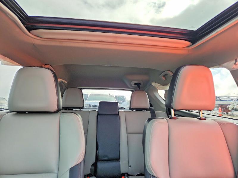 Photo 10 from auction – 2017 TOYOTA RAV4 with VIN 2T3DFREV8HW595583