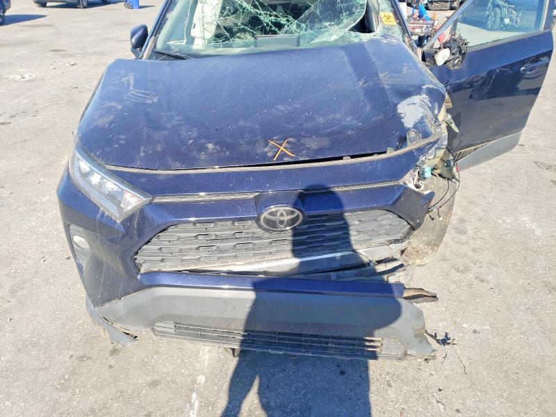 Photo 12 from auction – 2019 TOYOTA RAV4 with VIN 2T3W1RFV5KC024244