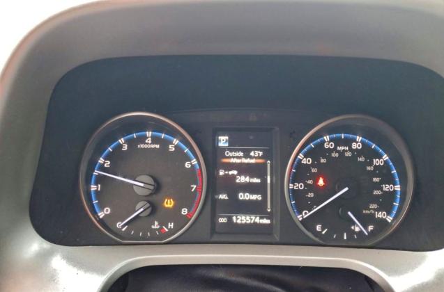 Photo 9 from auction – 2018 TOYOTA RAV4 LE with VIN 2T3BFREVXJW766413