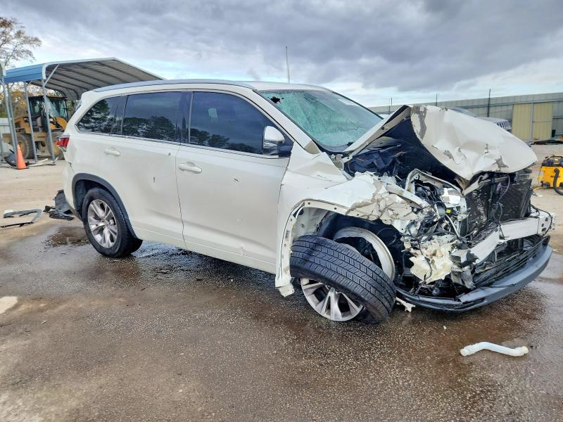 Photo 4 from auction – 2015 TOYOTA HIGHLANDER with VIN 5TDKKRFH0FS068180