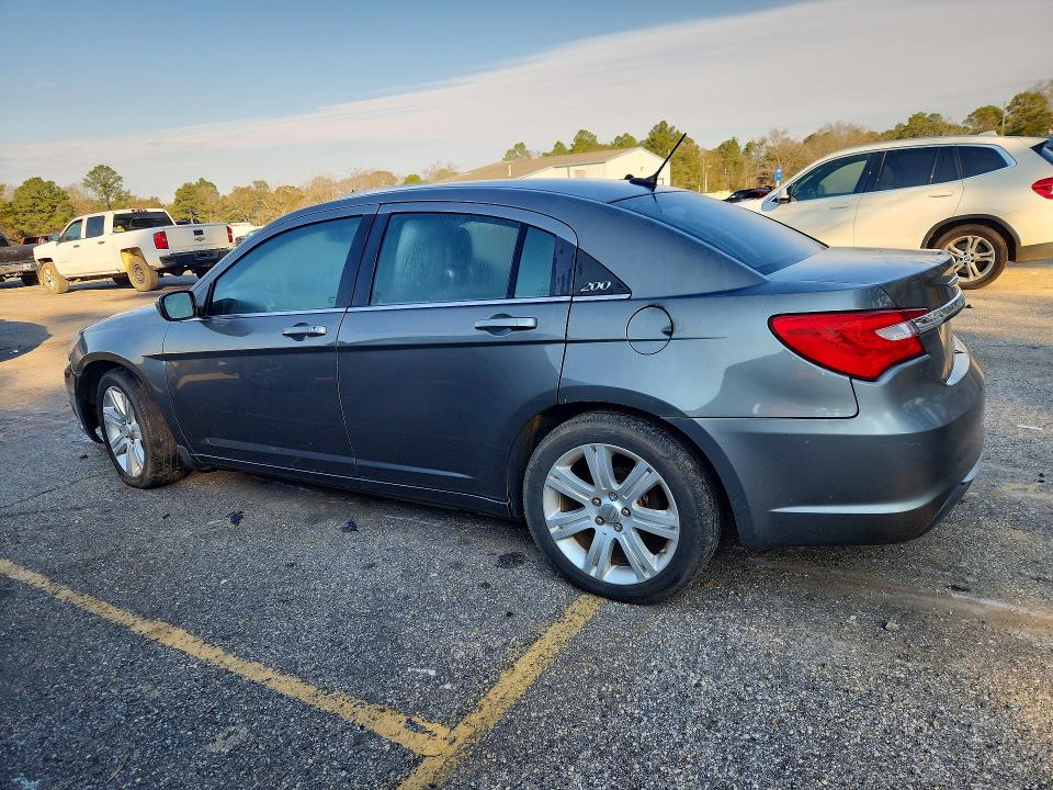 صورة رقم 2 من المزاد - 2012 CHRYSLER 200 LX مع VIN 1C3CCBAB4CN318408