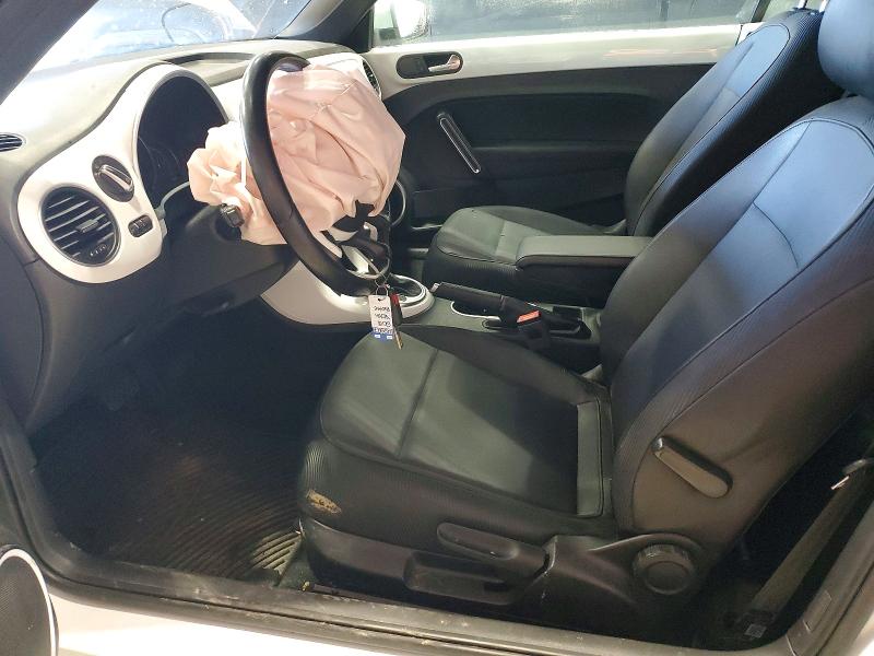 Photo 7 from auction – 2018 VOLKSWAGEN BEETLE with VIN 3VW5DAAT8JM512562