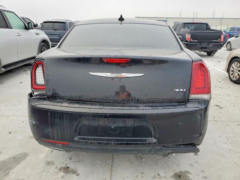 Photo 6 from auction – 2018 CHRYSLER 300 with VIN 2C3CCAAGXJH208233