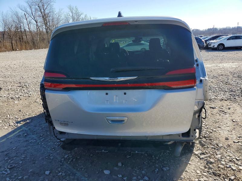 Photo 6 from auction – 2023 CHRYSLER PACIFICA T with VIN 2C4RC1BG5PR582028