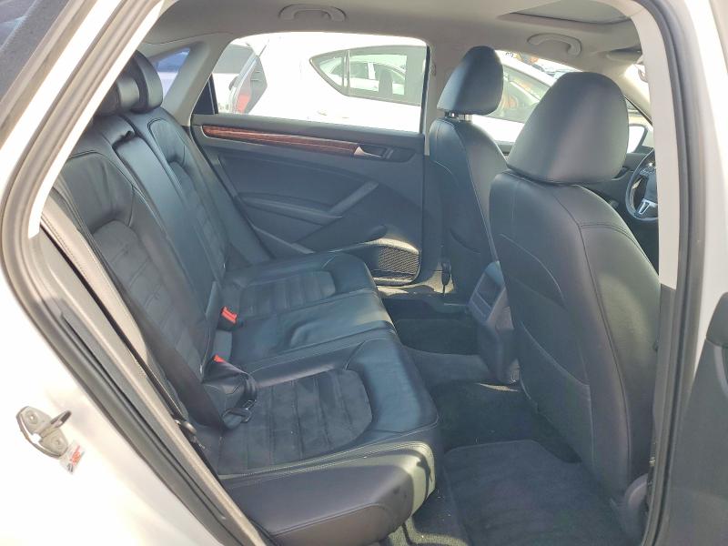 Photo 10 from auction – 2012 VOLKSWAGEN PASSAT SEL with VIN 1VWCP7A39CC087200