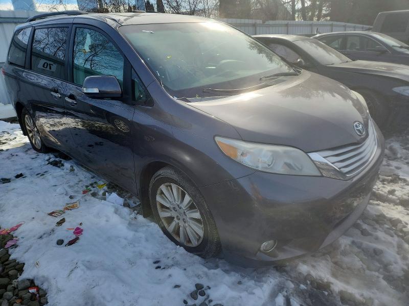Photo 4 from auction – 2013 TOYOTA SIENNA XLE with VIN 5TDDK3DC9DS051002