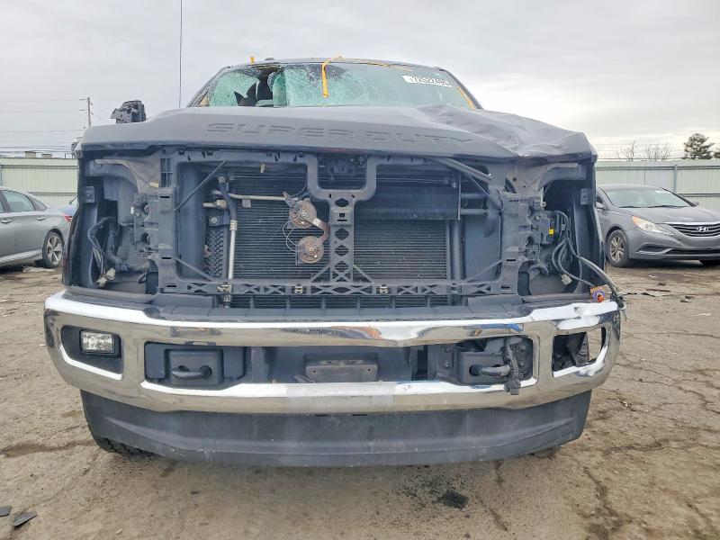Photo 5 from auction – 2017 FORD F250 SUPER with VIN 1FTBF2B69HEC04699