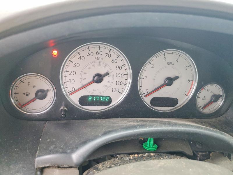 Photo 9 from auction – 2005 CHRYSLER TOWN & COU with VIN 2C4GP54L25R262143