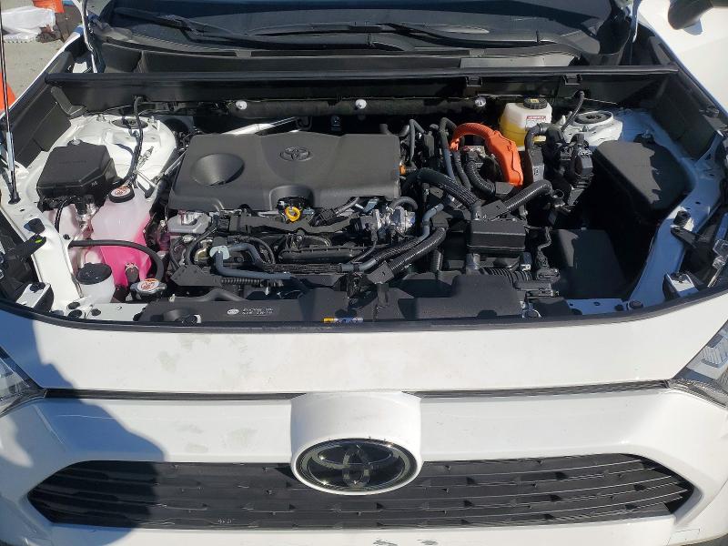 Photo 11 from auction – 2025 TOYOTA RAV4 XLE with VIN JTMRWRFV6SD345705