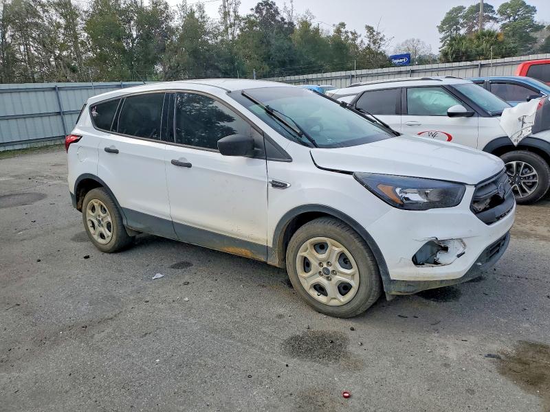Photo 4 from auction – 2019 FORD ESCAPE with VIN 1FMCU0F71KUA29505