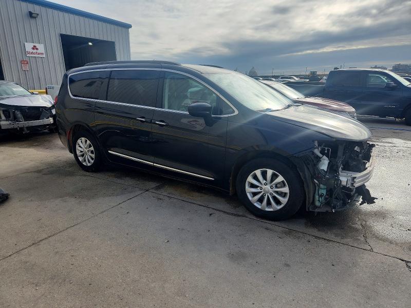 Photo 4 from auction – 2017 CHRYSLER PACIFICA T with VIN 2C4RC1BG8HR691617
