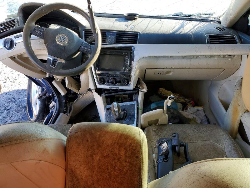 Photo 8 from auction – 2013 VOLKSWAGEN PASSAT with VIN 1VWBP7A32DC123550