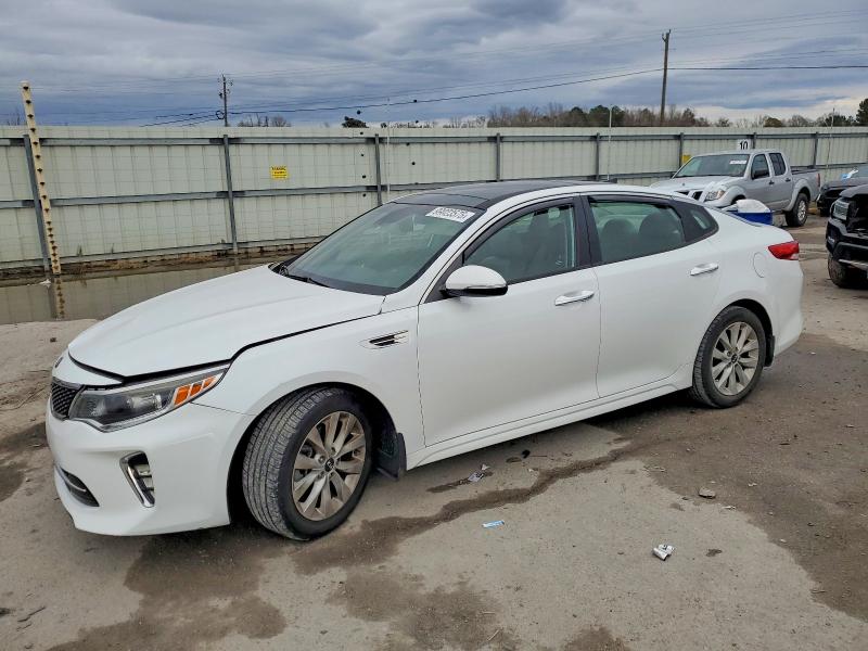 KIA OPTIMA EX 2018 with VIN 5XXGU4L36JG247734 - Photo from auction