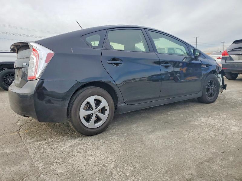 Photo 3 from auction – 2015 TOYOTA PRIUS with VIN JTDKN3DU3F1882700