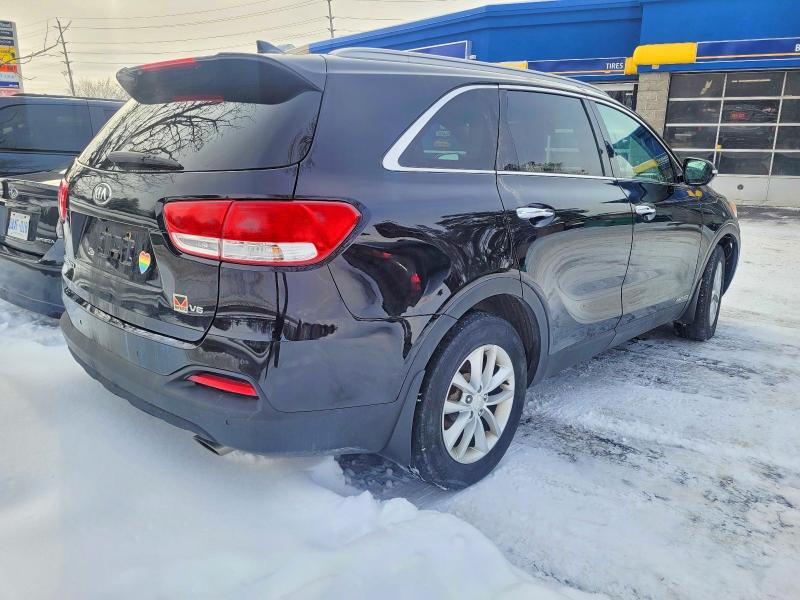 Photo 4 from auction – 2017 KIA SORENTO LX with VIN 5XYPGDA59HG317437