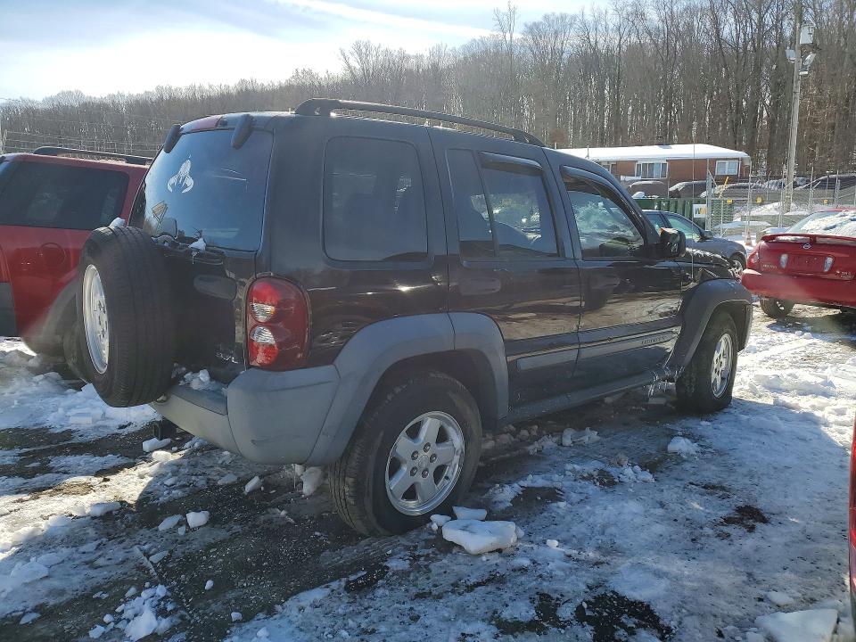 Photo 3 from auction – 2005 JEEP LIBERTY SP with VIN 1J4GL48K25W519682