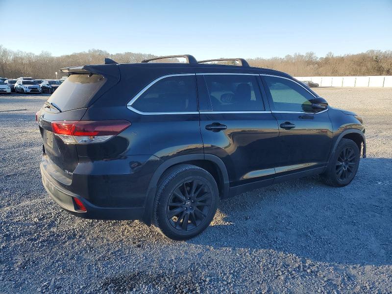 Photo 3 from auction – 2019 TOYOTA HIGHLANDER with VIN 5TDJZRFH3KS598905