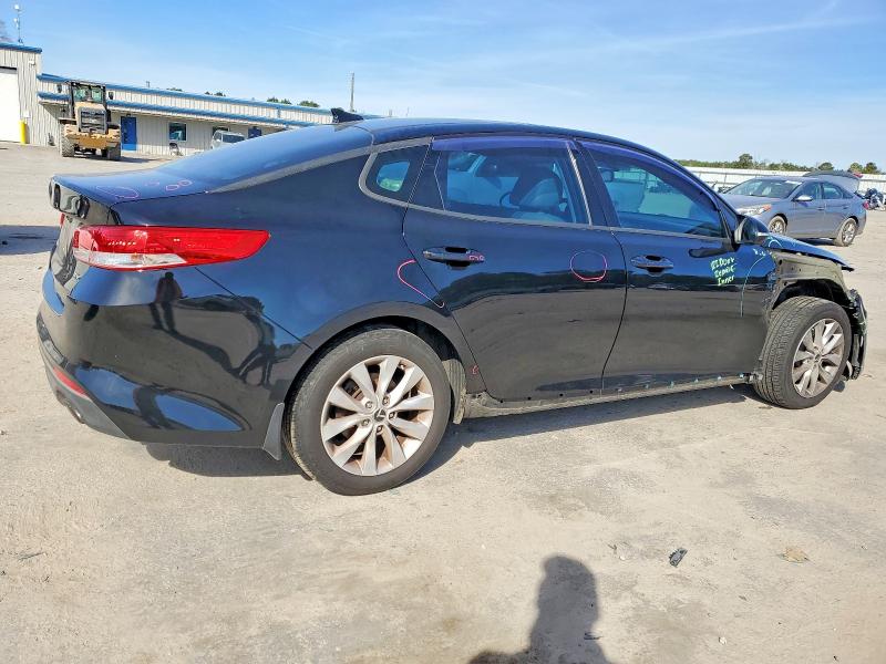 Photo 3 from auction – 2017 KIA OPTIMA EX with VIN 5XXGU4L37HG178238