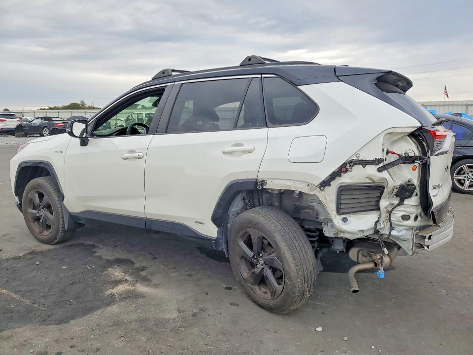 Фото 2 с аукциона – 2020 TOYOTA RAV4 с VIN JTMEWRFVXLD541775