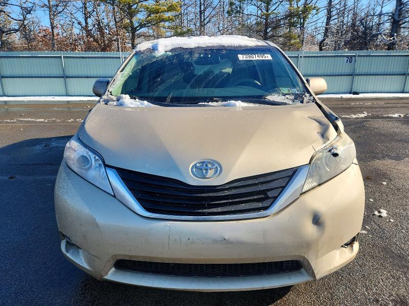 Photo 5 from auction – 2013 TOYOTA SIENNA LE with VIN 5TDKK3DC6DS369019